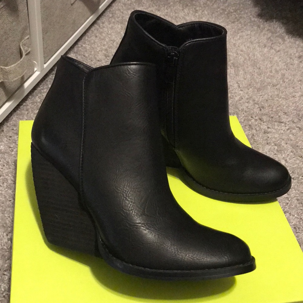 New Very Volatile Gwen Booties 7